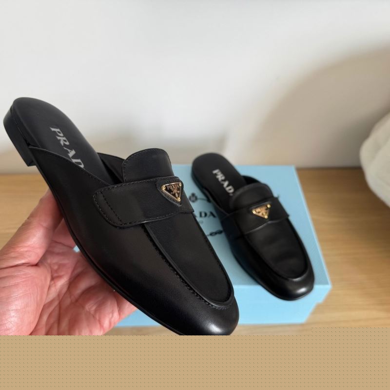 Pra*a slippers